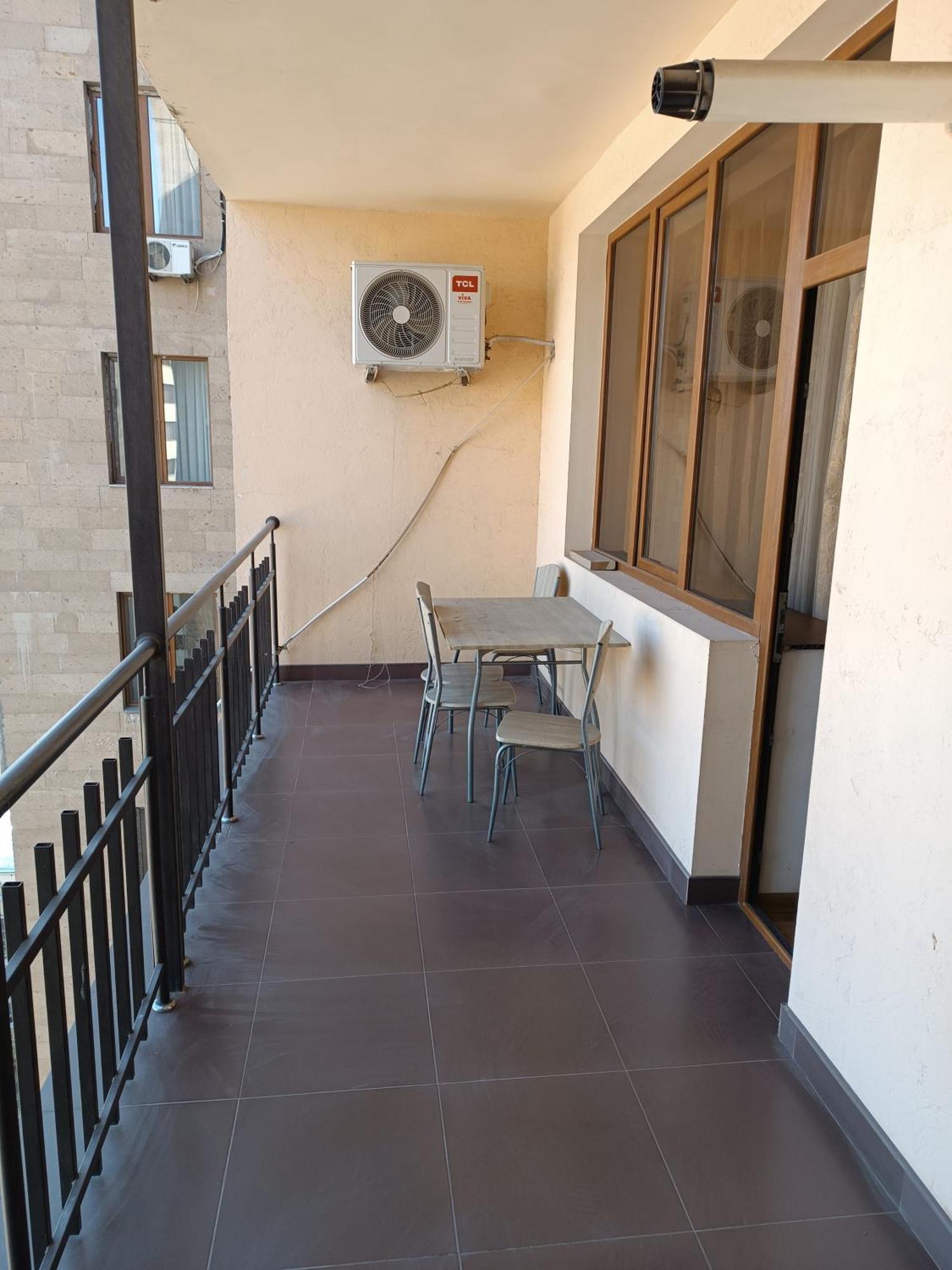 Rent Inn Yerevan On Arami Street Екстериор снимка